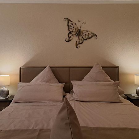 Haus Roseneck Mit Gratis Zugang Zur Jod-Sole-Therme บัดบีเวนเซิน ภายนอก รูปภาพ