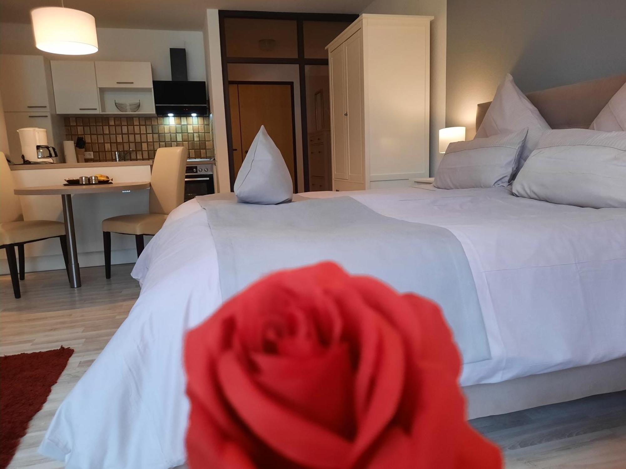 Haus Roseneck Mit Gratis Zugang Zur Jod-Sole-Therme บัดบีเวนเซิน ภายนอก รูปภาพ