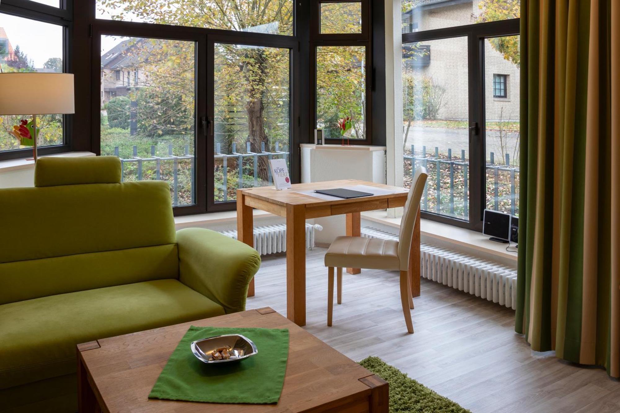Haus Roseneck Mit Gratis Zugang Zur Jod-Sole-Therme บัดบีเวนเซิน ภายนอก รูปภาพ